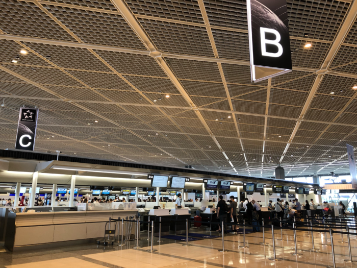 ANA成田空港ビジネスクラスチェックインカウンター